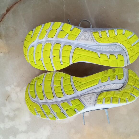 Asics Women's Gel Cumulus Sneakers sz. 6.5 - Picture 7 of 8